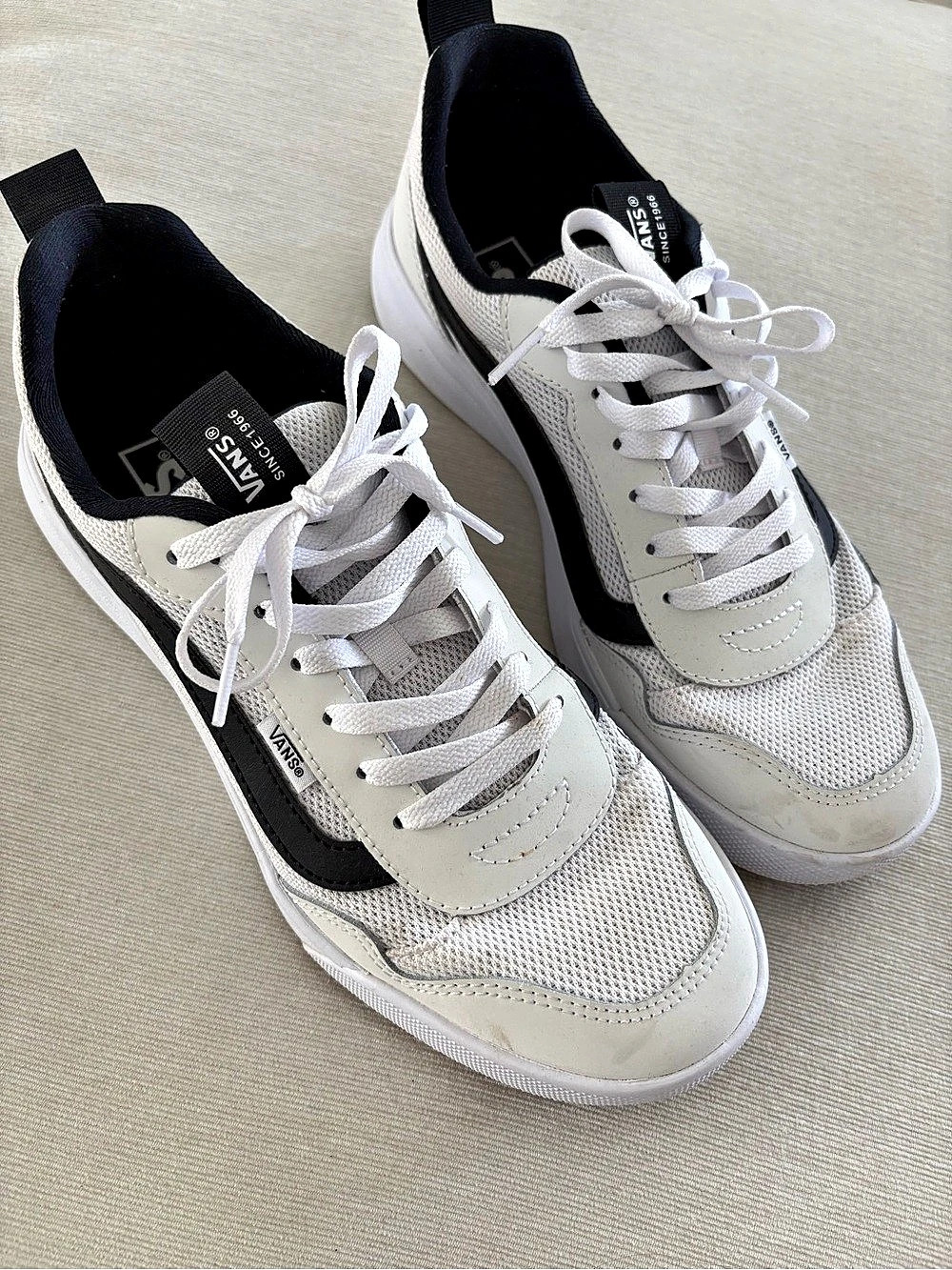 Vans UltraRange EXO White & Black Sneakers US 10
